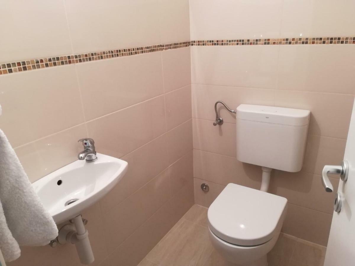 Apartman Tonika พูลา ภายนอก รูปภาพ