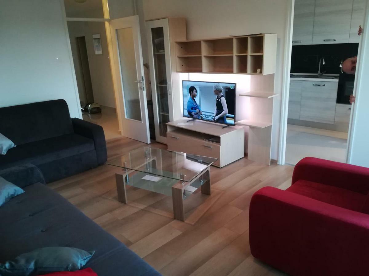 Apartman Tonika พูลา ภายนอก รูปภาพ