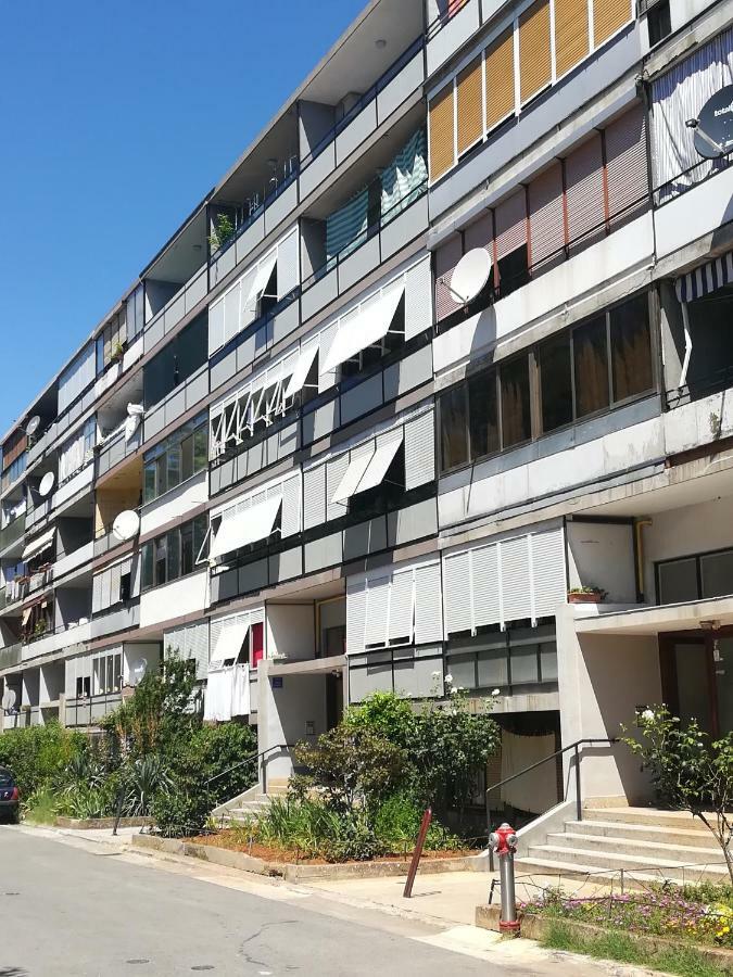 Apartman Tonika พูลา ภายนอก รูปภาพ